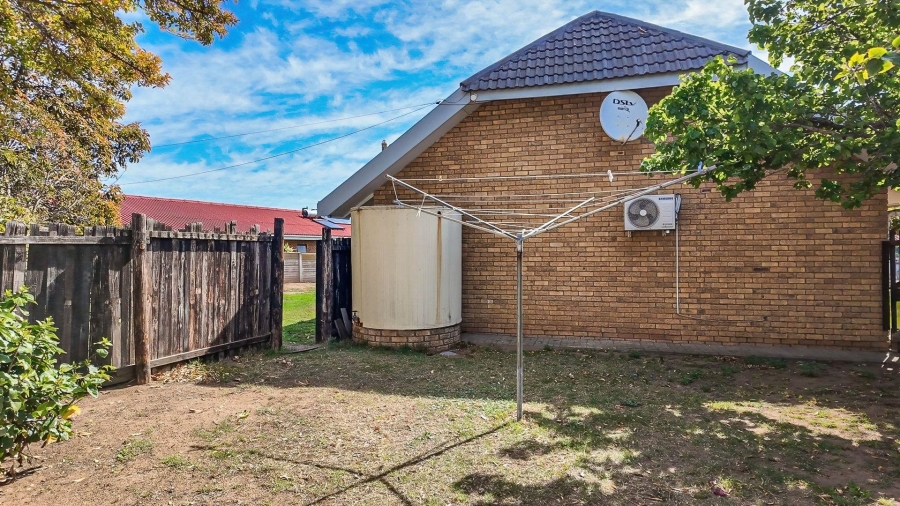 4 Bedroom Property for Sale in Hartenbos Central Western Cape